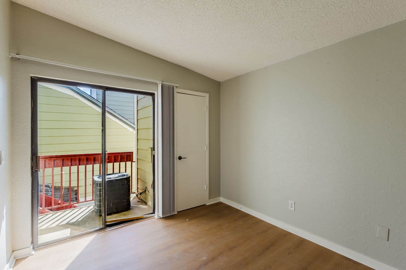 Aurora Condo: 932 S Dearborn Way