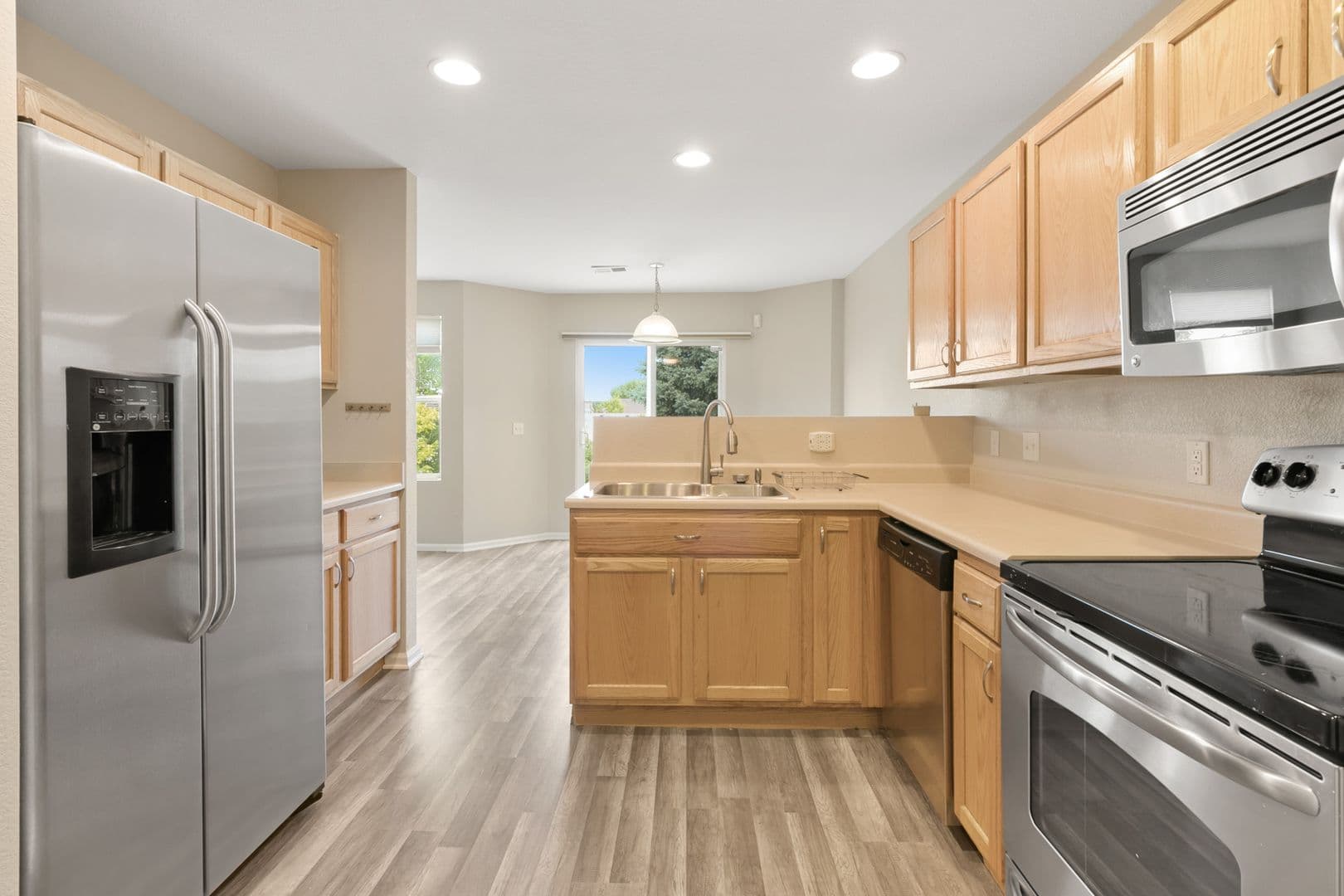 Aurora Townhome: 22196 E Berry Pl