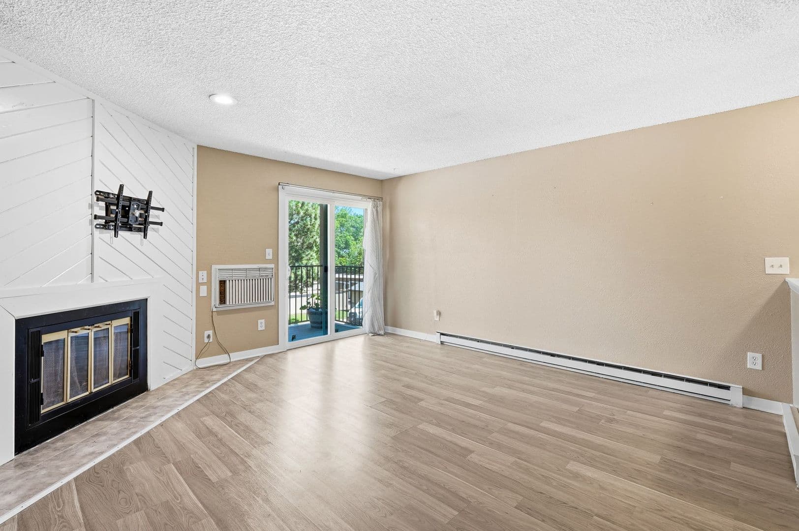 Aurora Condo: 2280 S Oswego Way