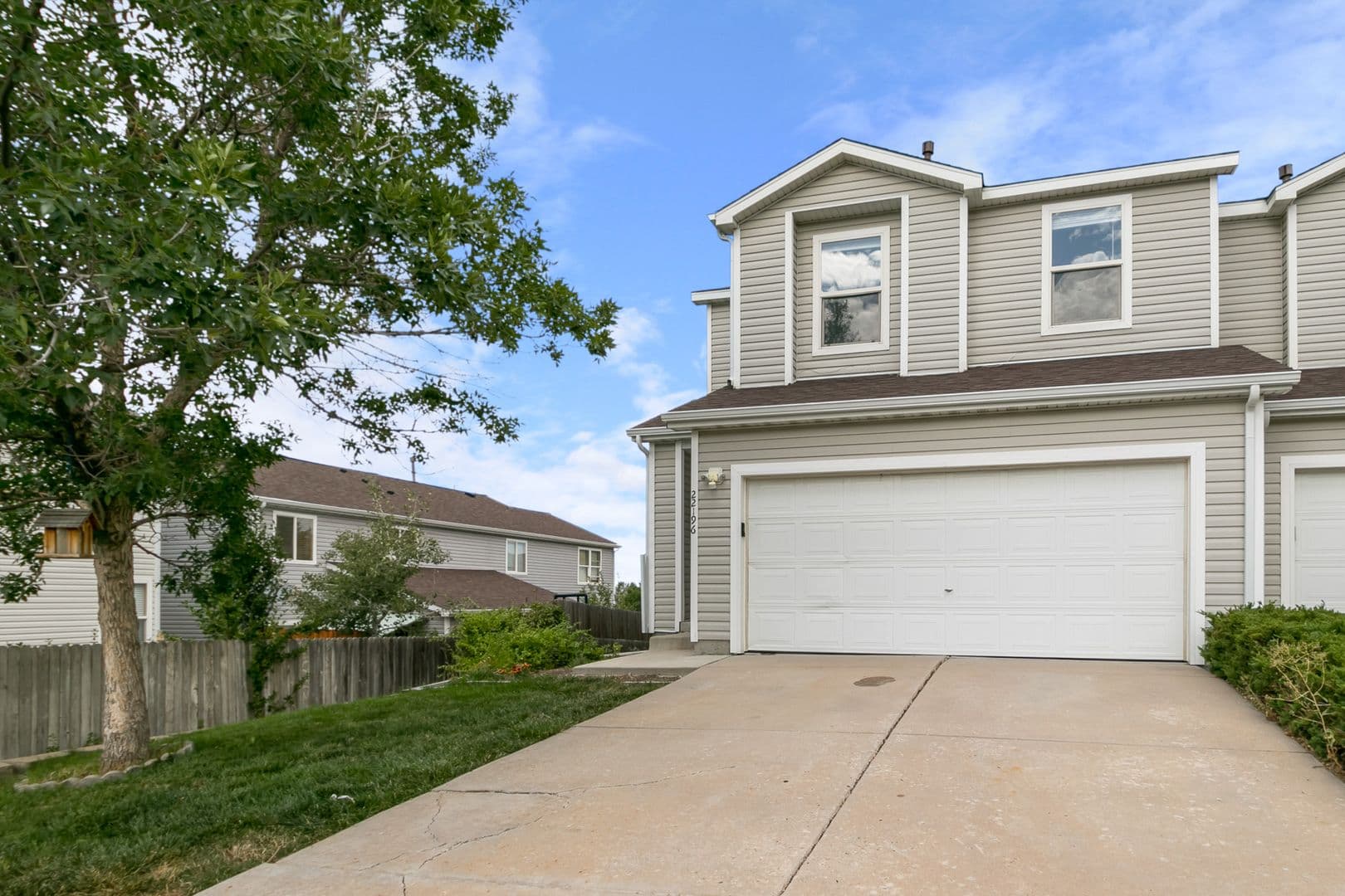 Aurora Townhome: 22196 E Berry Pl