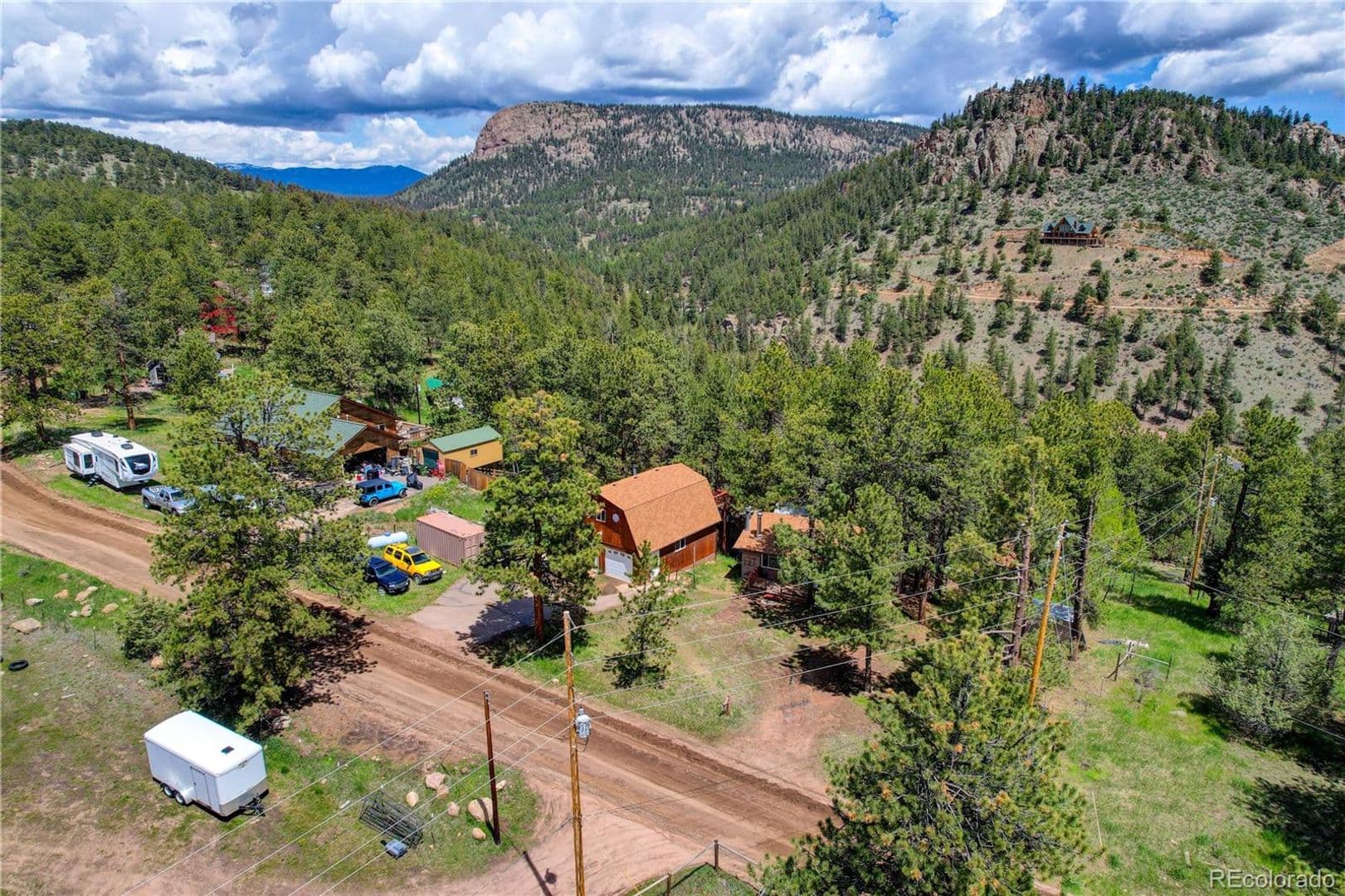 Bailey House: 2027 Roland Dr