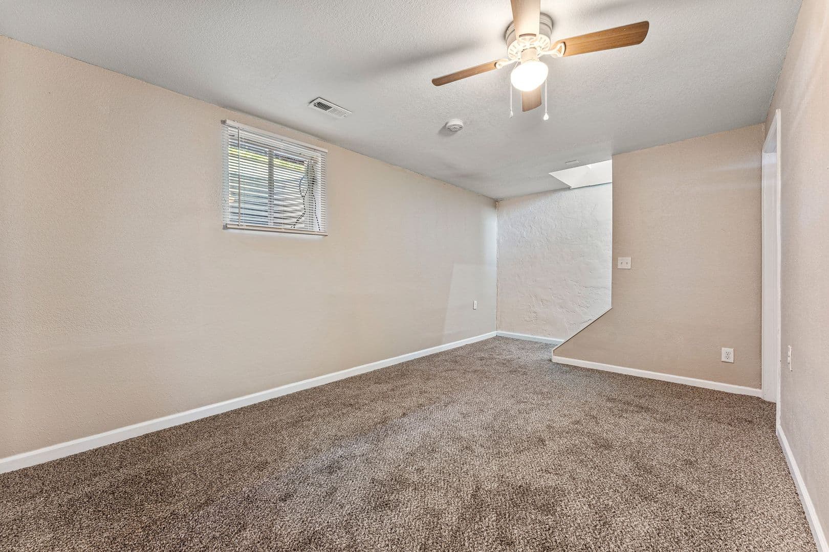 Castle Rock Townhome: 1380 South St