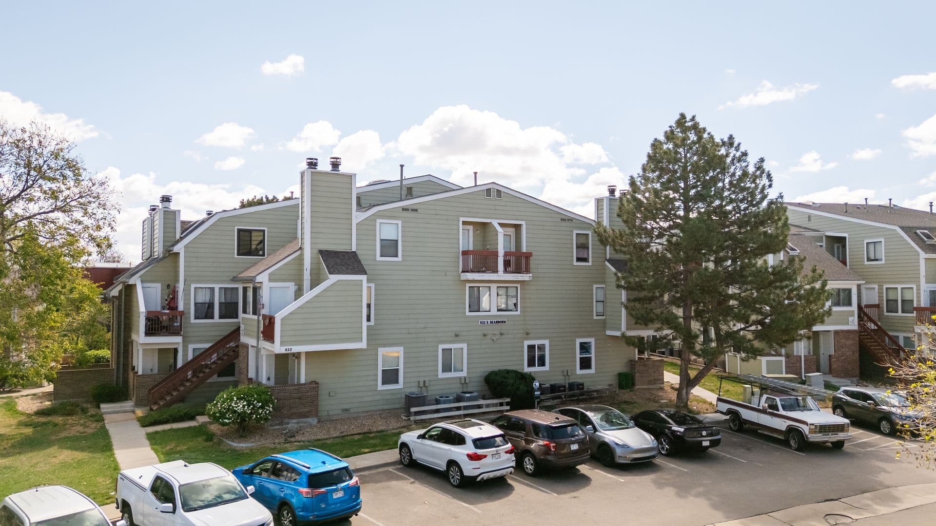 Aurora Condo: 932 S Dearborn Way