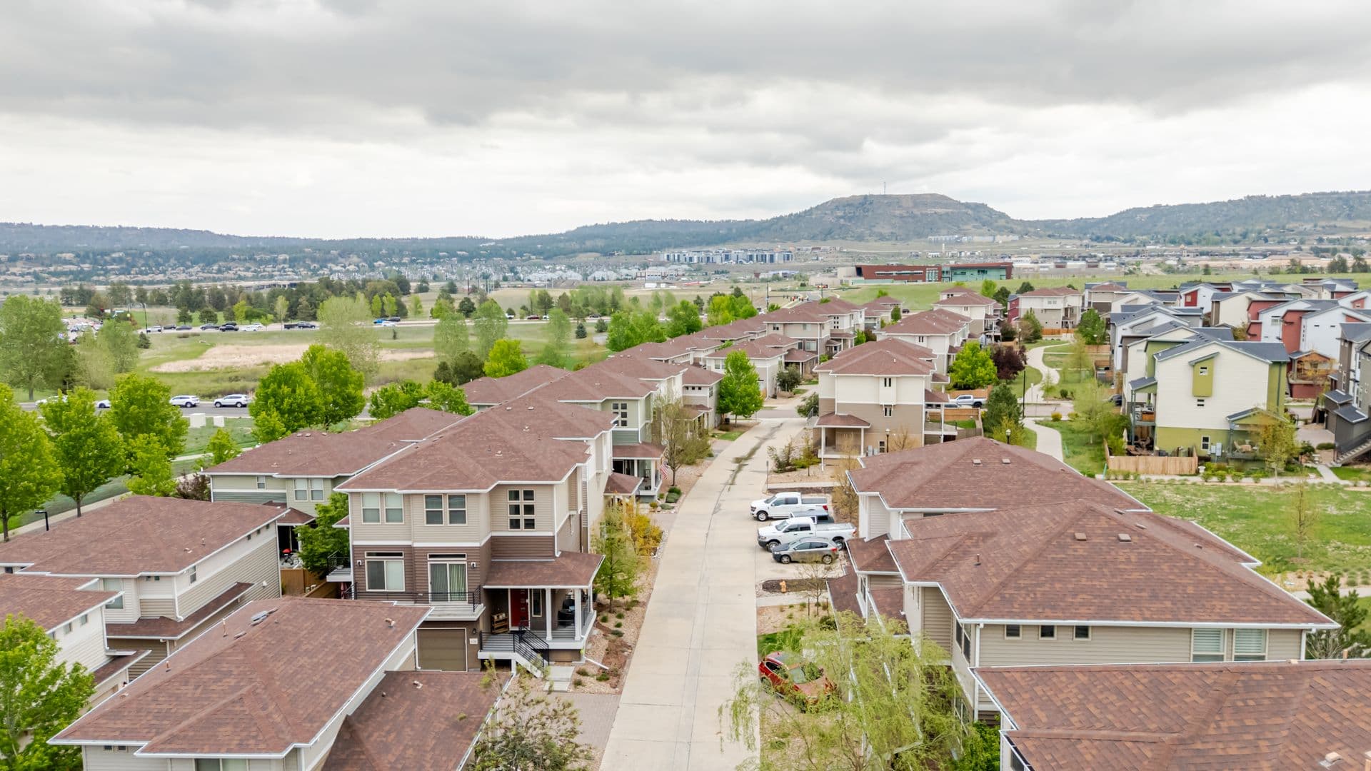 Castle Rock House: 2656 Champagne Ave