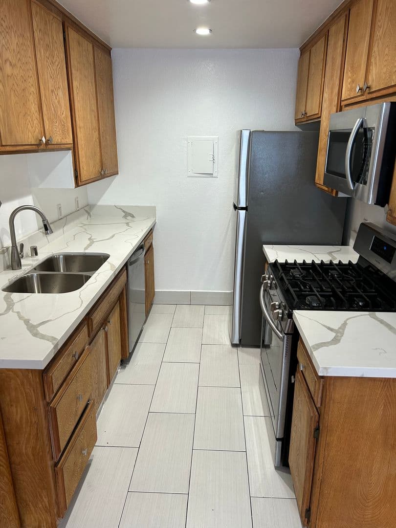LOS ANGELES Apartment: 4031 MCLAUGHLIN AVE