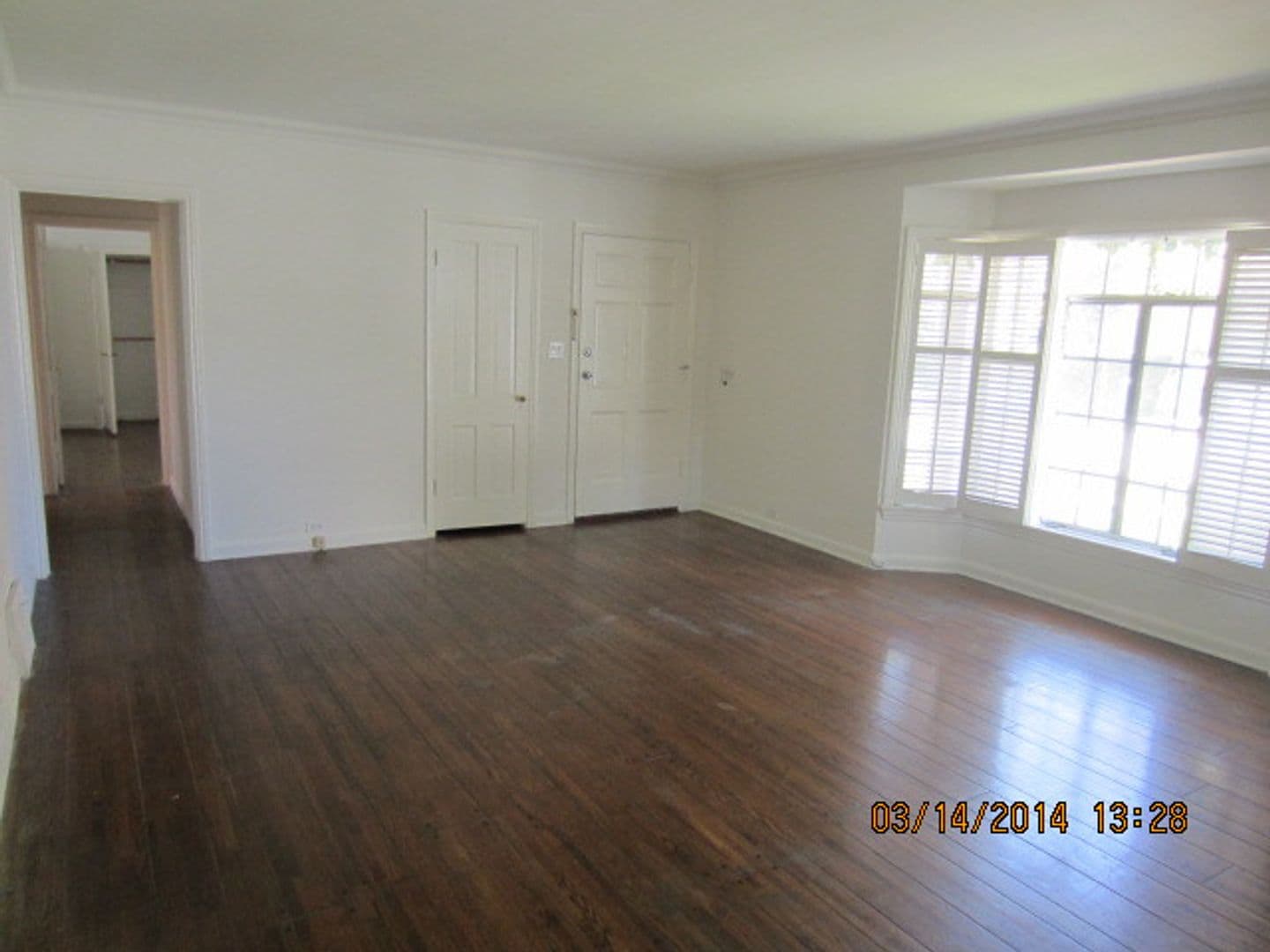 LOS ANGELES Apartment: 1000-1004 TIVERTON AVE/10844-52 WEYBURN AVE