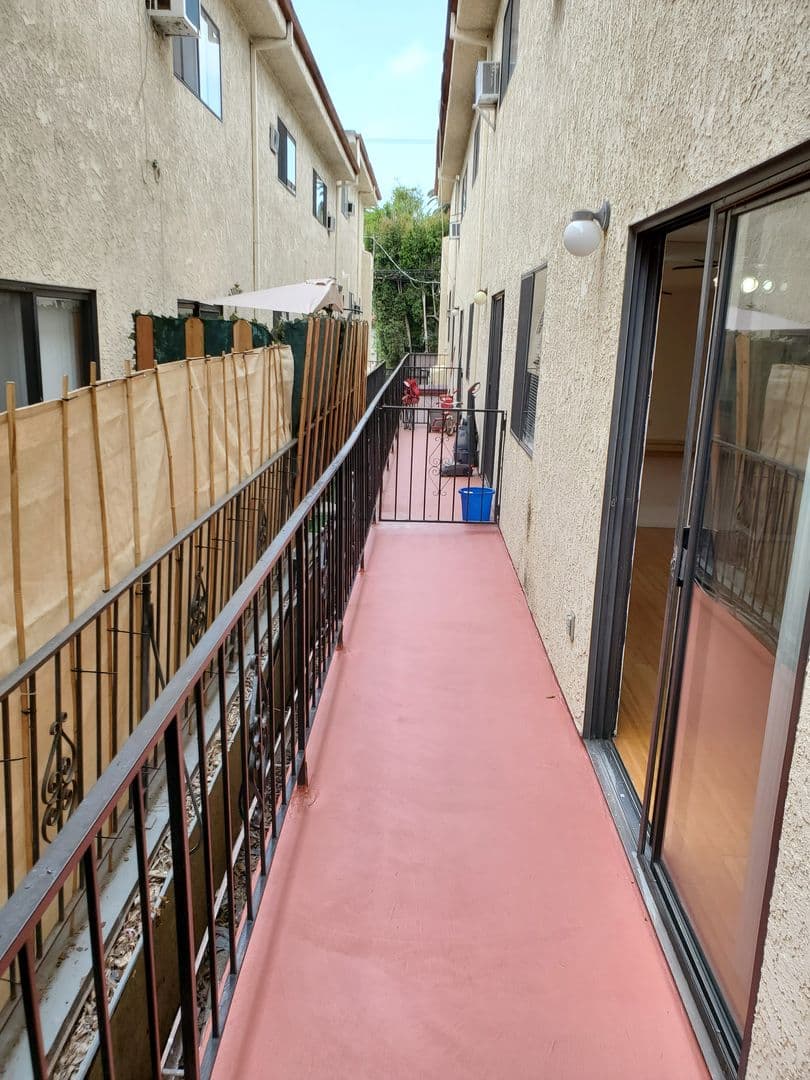LOS ANGELES Apartment: 4031 MCLAUGHLIN AVE