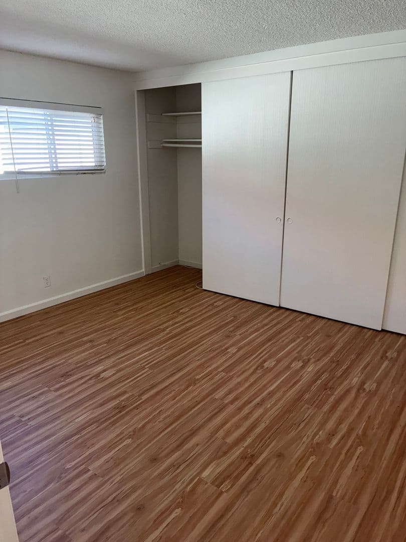 LOS ANGELES Apartment: 3338 MENTONE AVE.
