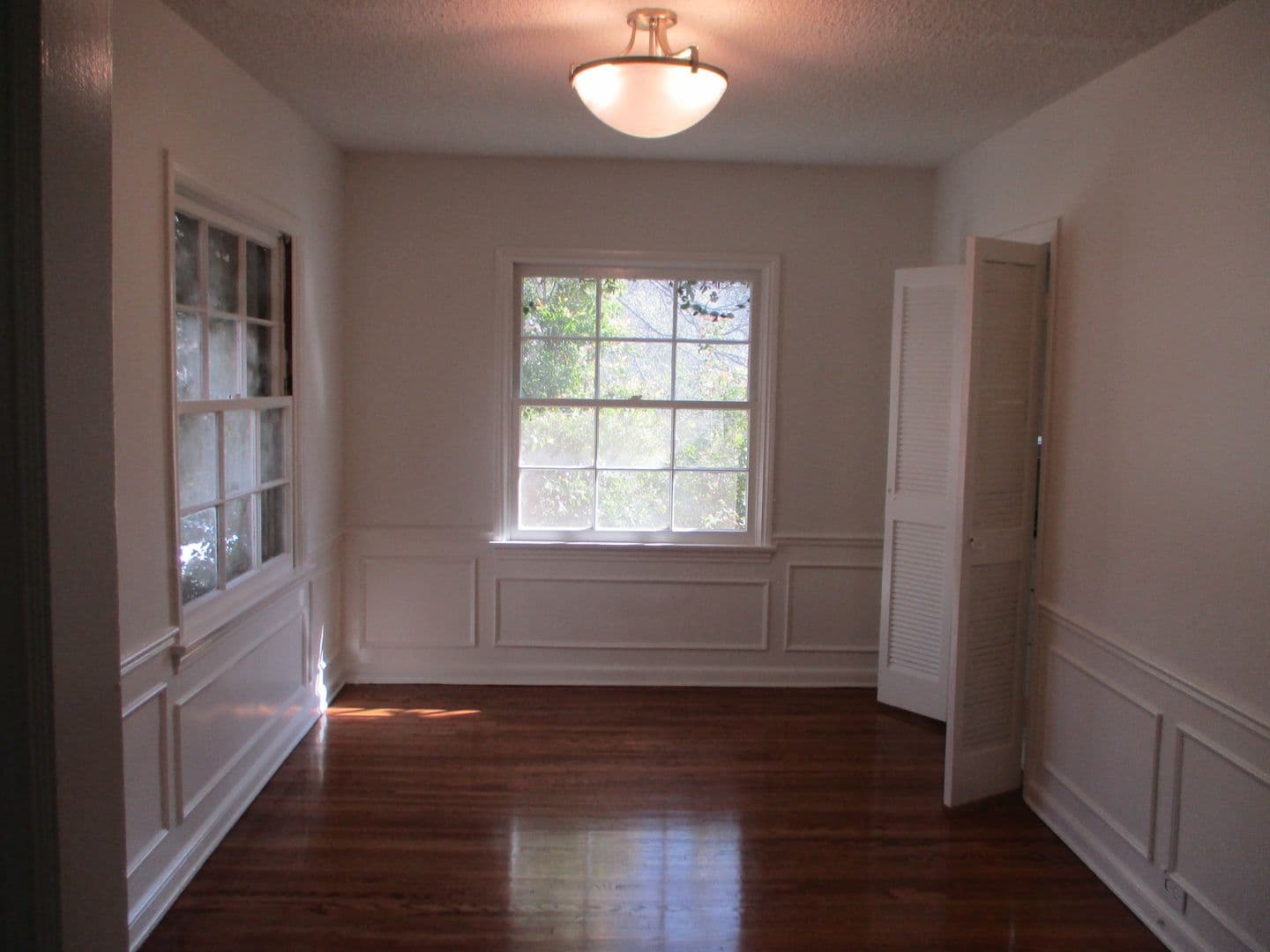 LOS ANGELES Apartment: 1000-1004 TIVERTON AVE/10844-52 WEYBURN AVE