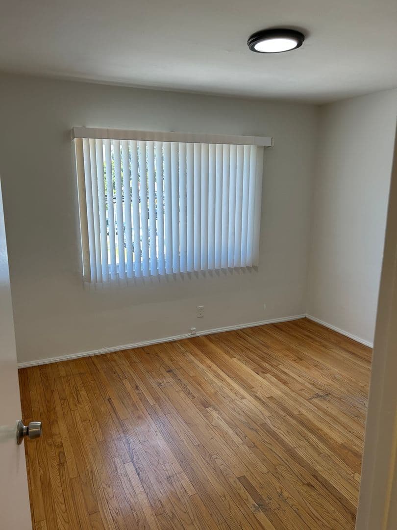 LOS ANGELES Apartment: 11401 WASHINGTON PL