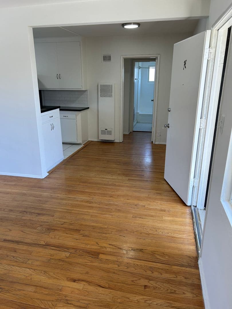 LOS ANGELES Apartment: 11401 WASHINGTON PL