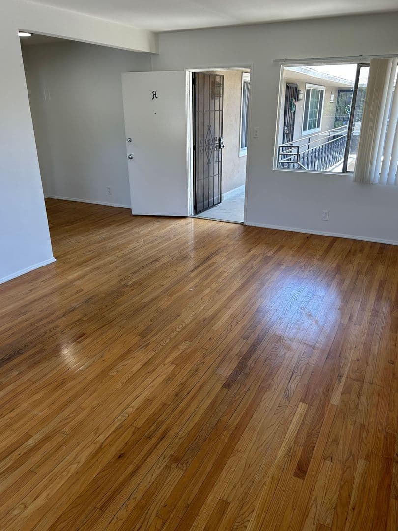 LOS ANGELES Apartment: 11401 WASHINGTON PL