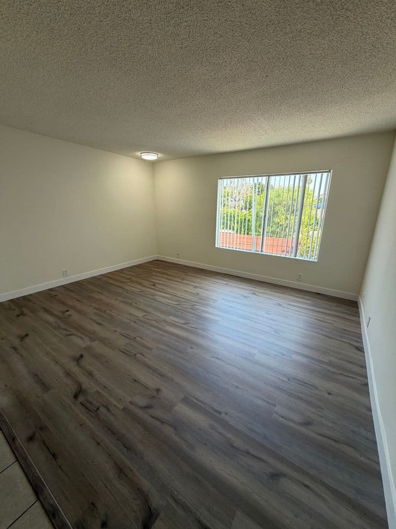 LOS ANGELES Apartment: 2324 S. MARVIN AVE.