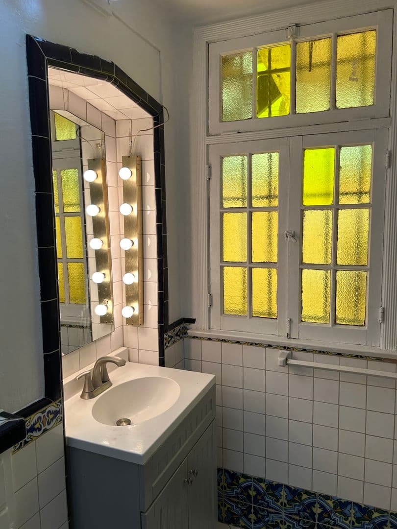 LOS ANGELES Apartment: 6446 - 50 1/2 W. OLYMPIC BLVD