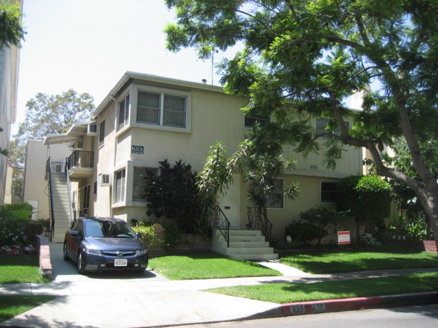 BEVERLY HILLS Apartment: 315-319 N. LA PEER DR
