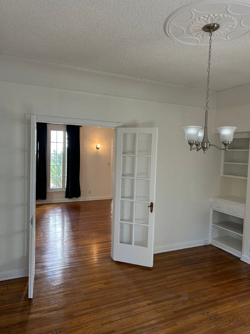 LOS ANGELES Apartment: 6446 - 50 1/2 W. OLYMPIC BLVD