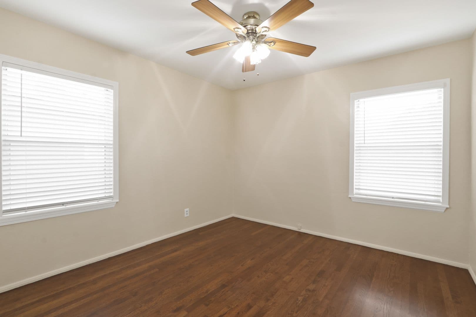 Lakewood House: 6122 Harvey Way