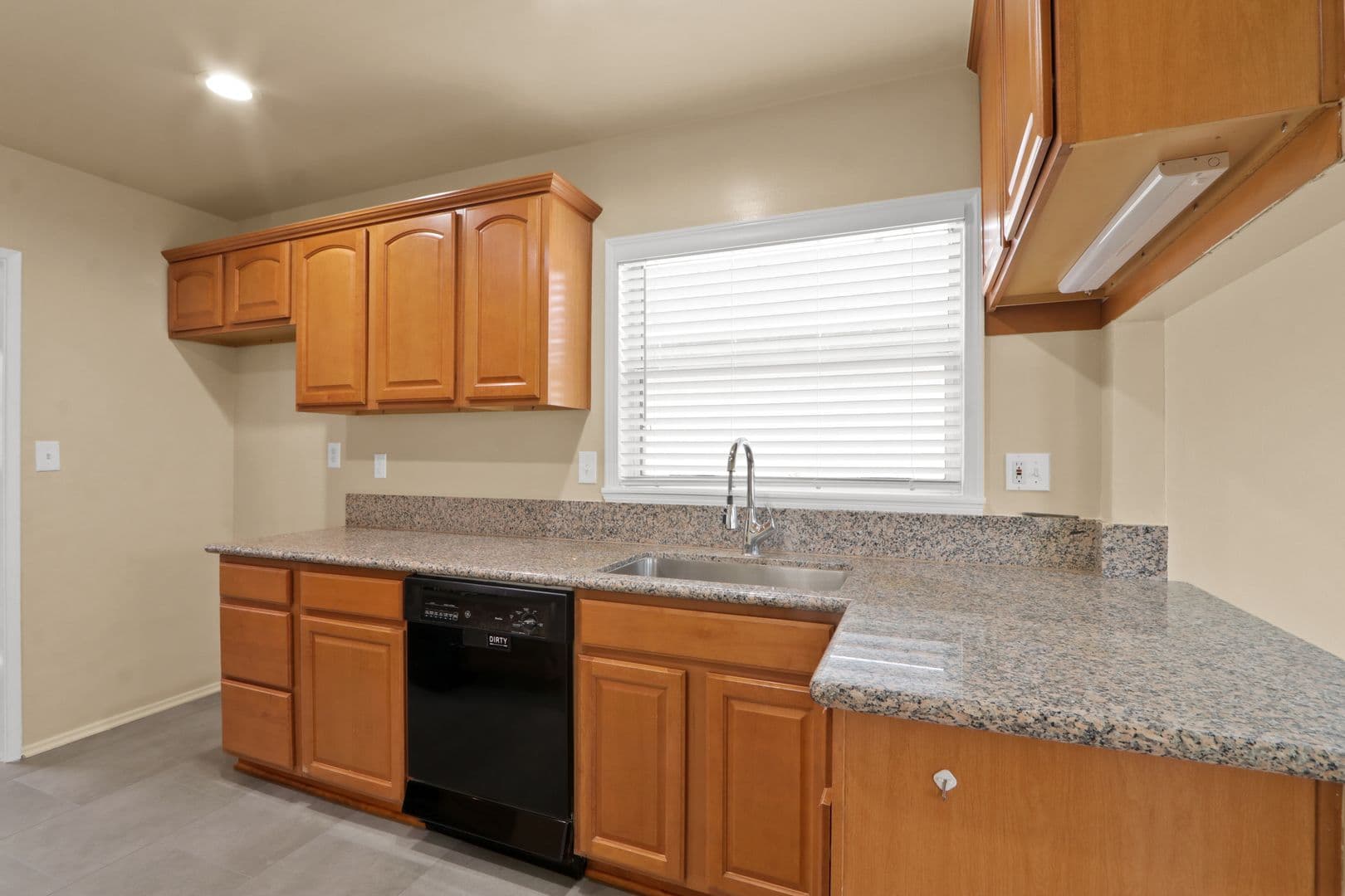 Lakewood House: 6122 Harvey Way