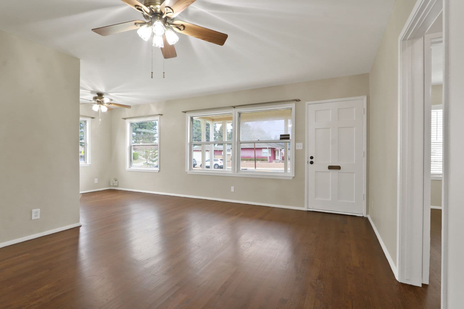Lakewood House: 6122 Harvey Way