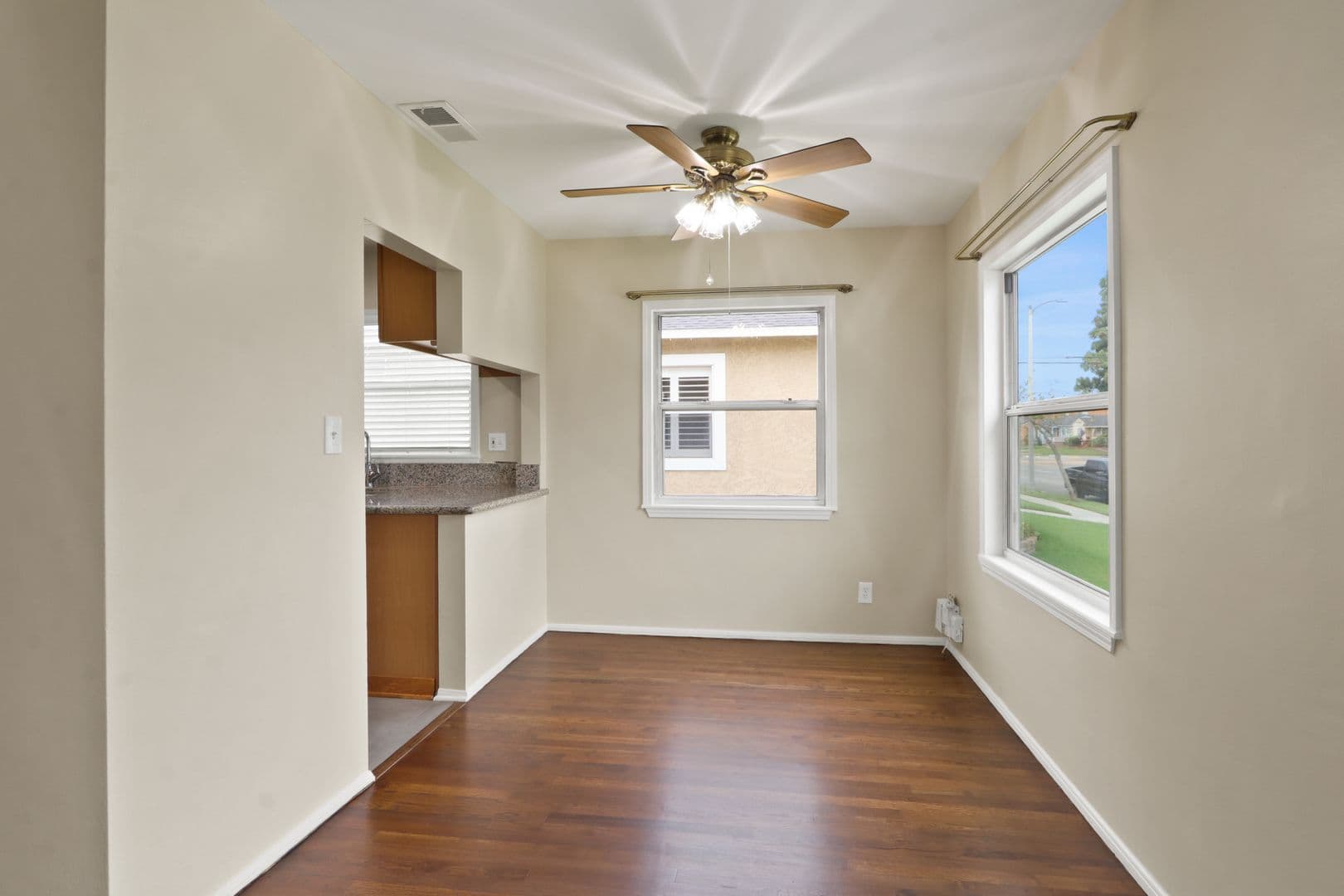 Lakewood House: 6122 Harvey Way
