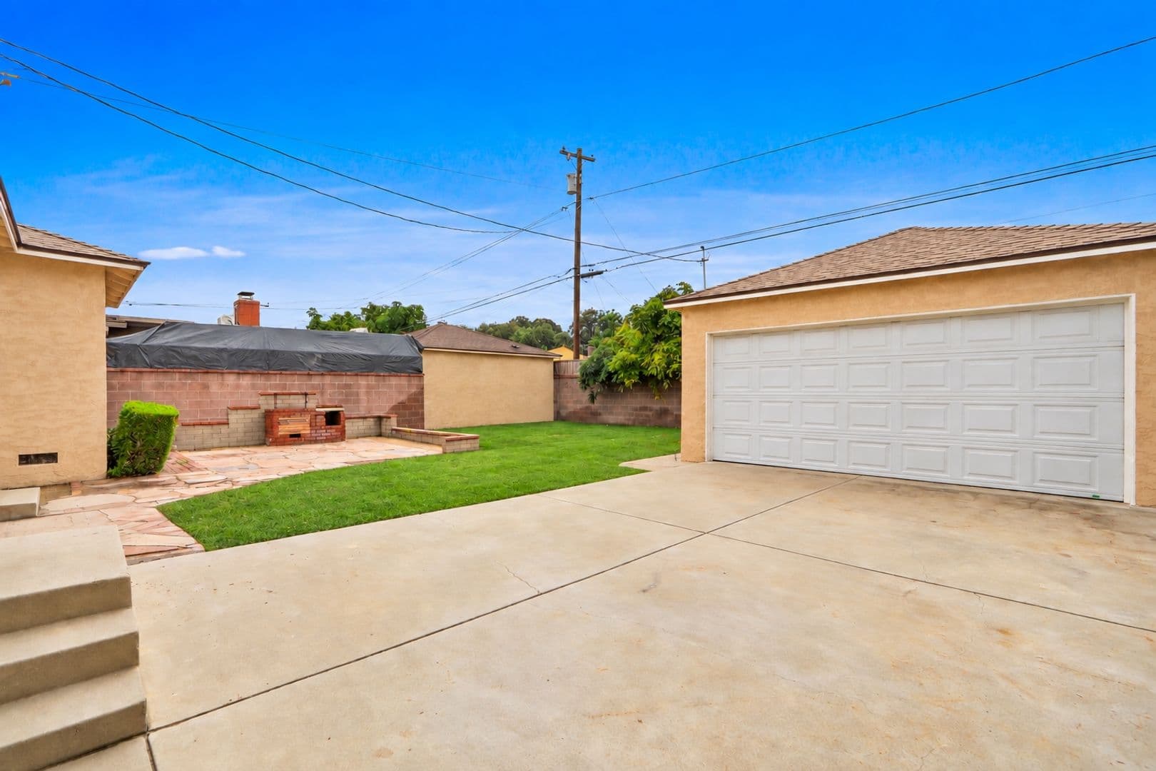 Lakewood House: 6122 Harvey Way
