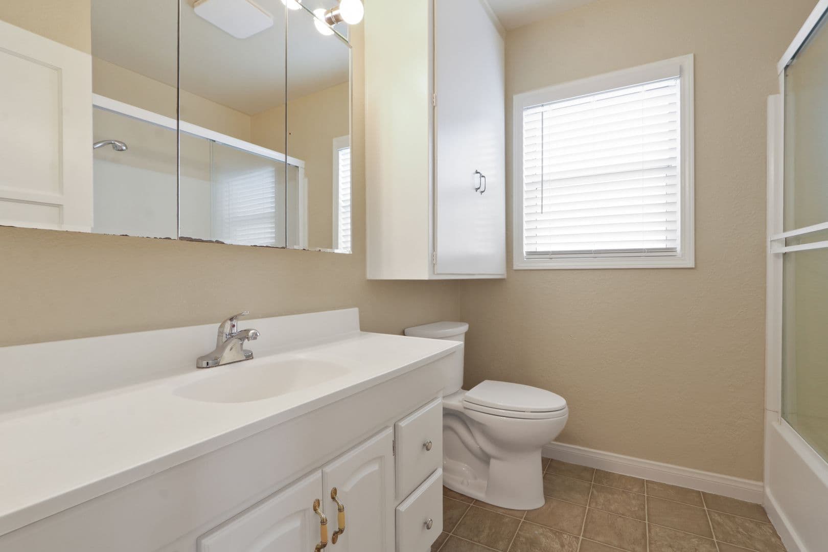 Lakewood House: 6122 Harvey Way