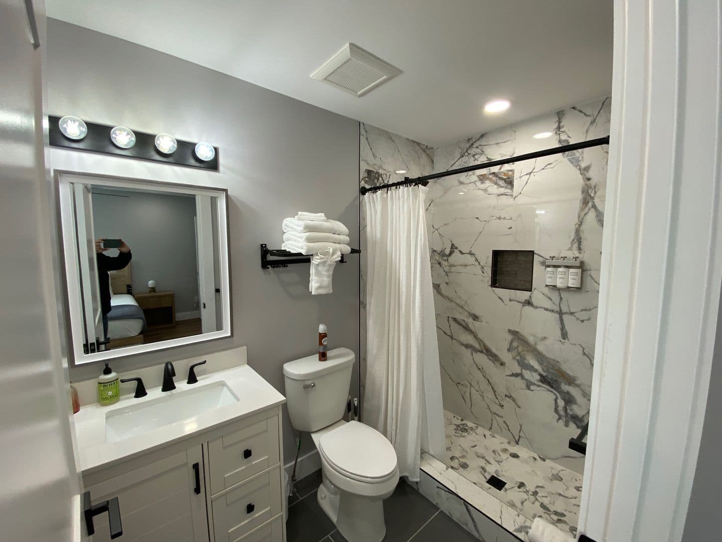 Knoxville Townhome: 2209 Highland Ave