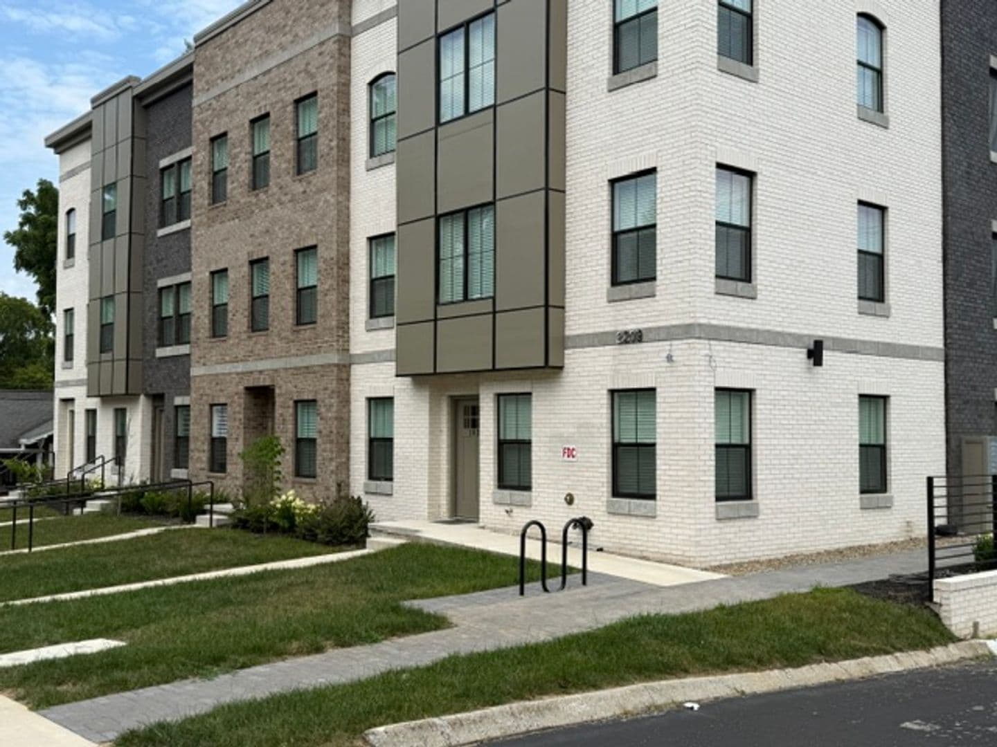 Knoxville Townhome: 2209 Highland Ave