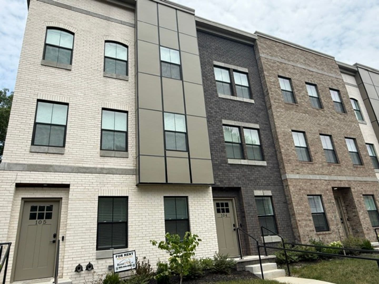 Knoxville Townhome: 2209 Highland Ave