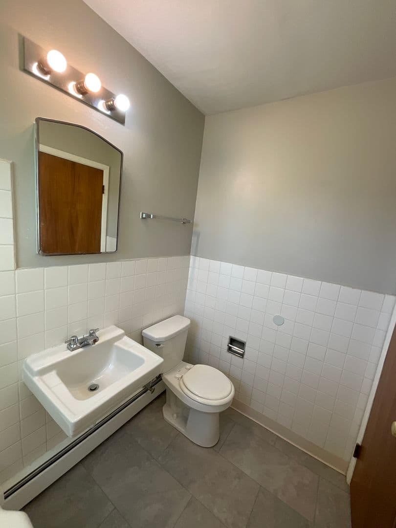 Brooklyn Apartment: 4339 Ridge Road