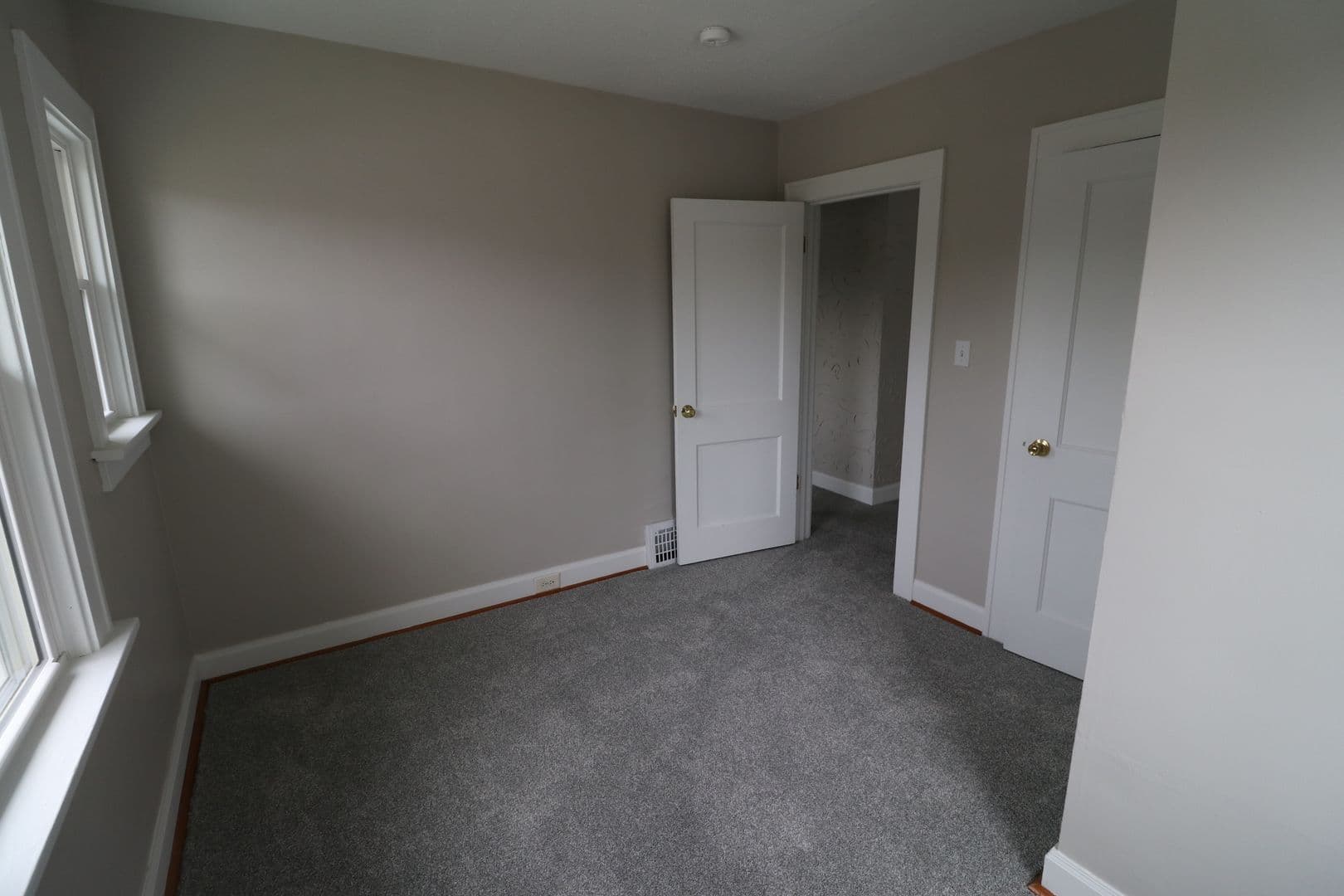 Cleveland House: 4287 Rocky River Drive