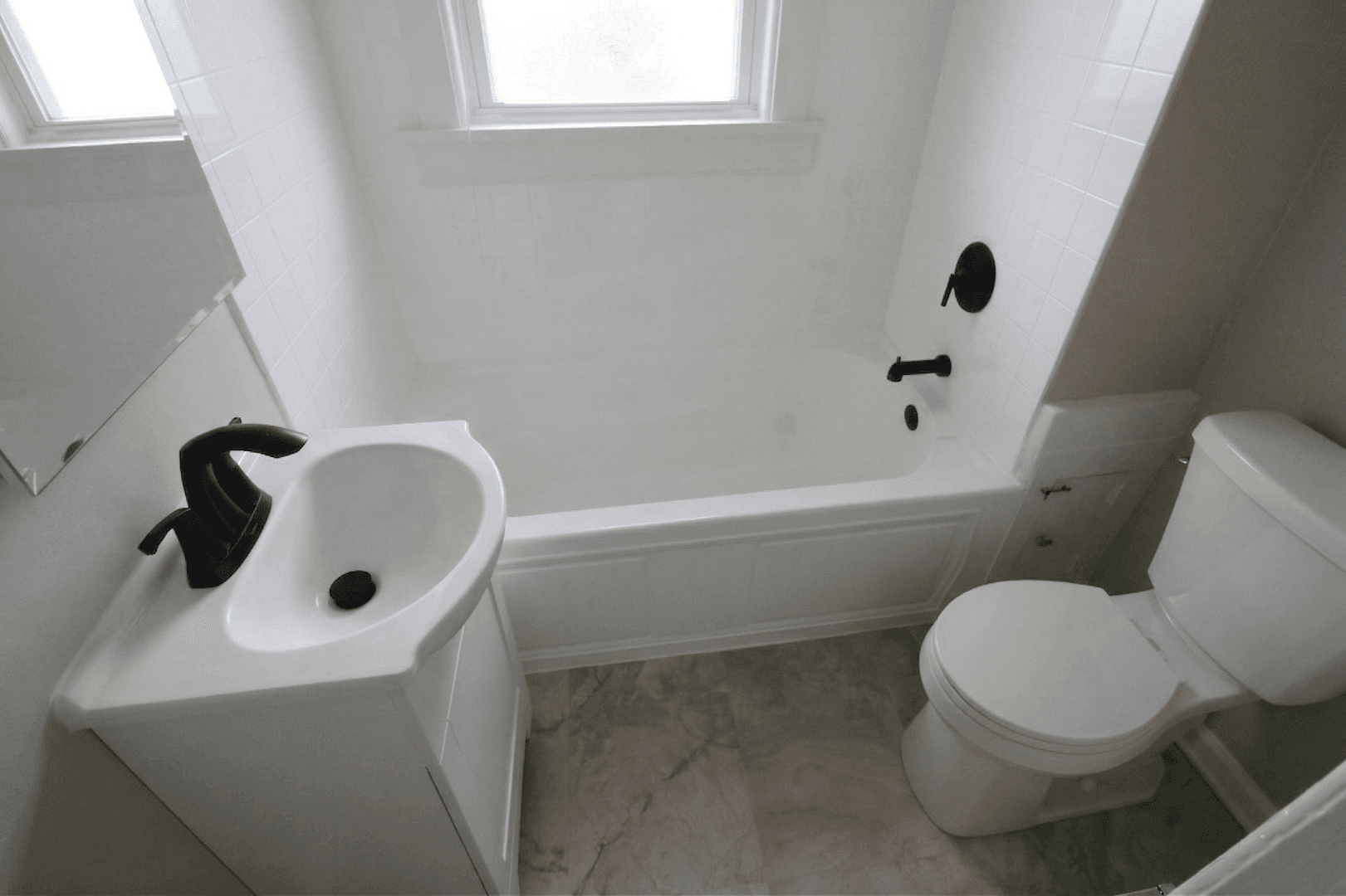 Cleveland House: 4287 Rocky River Drive
