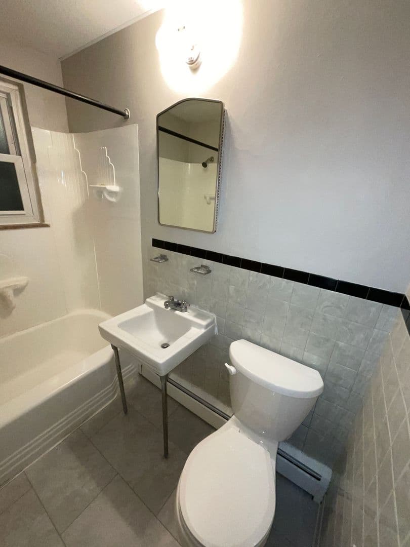 Brooklyn Apartment: 4339 Ridge Road