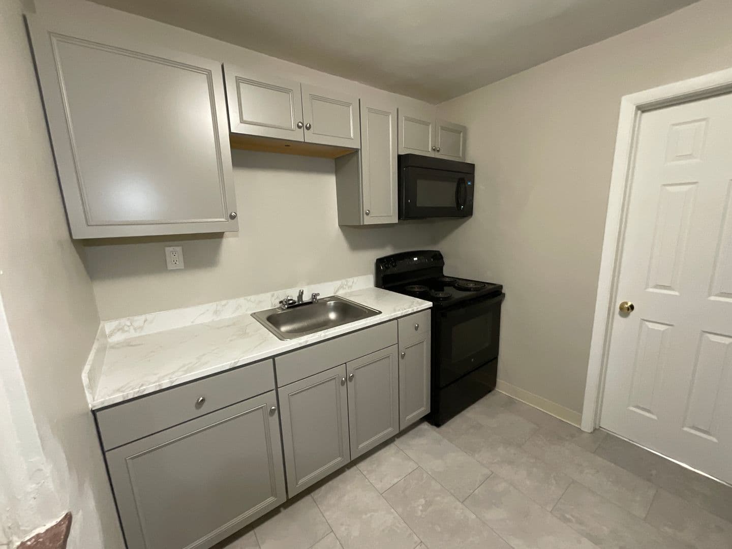 Brooklyn Apartment: 4339 Ridge Road
