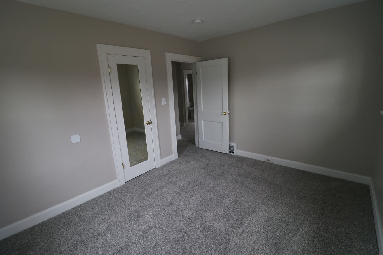 Cleveland House: 4287 Rocky River Drive