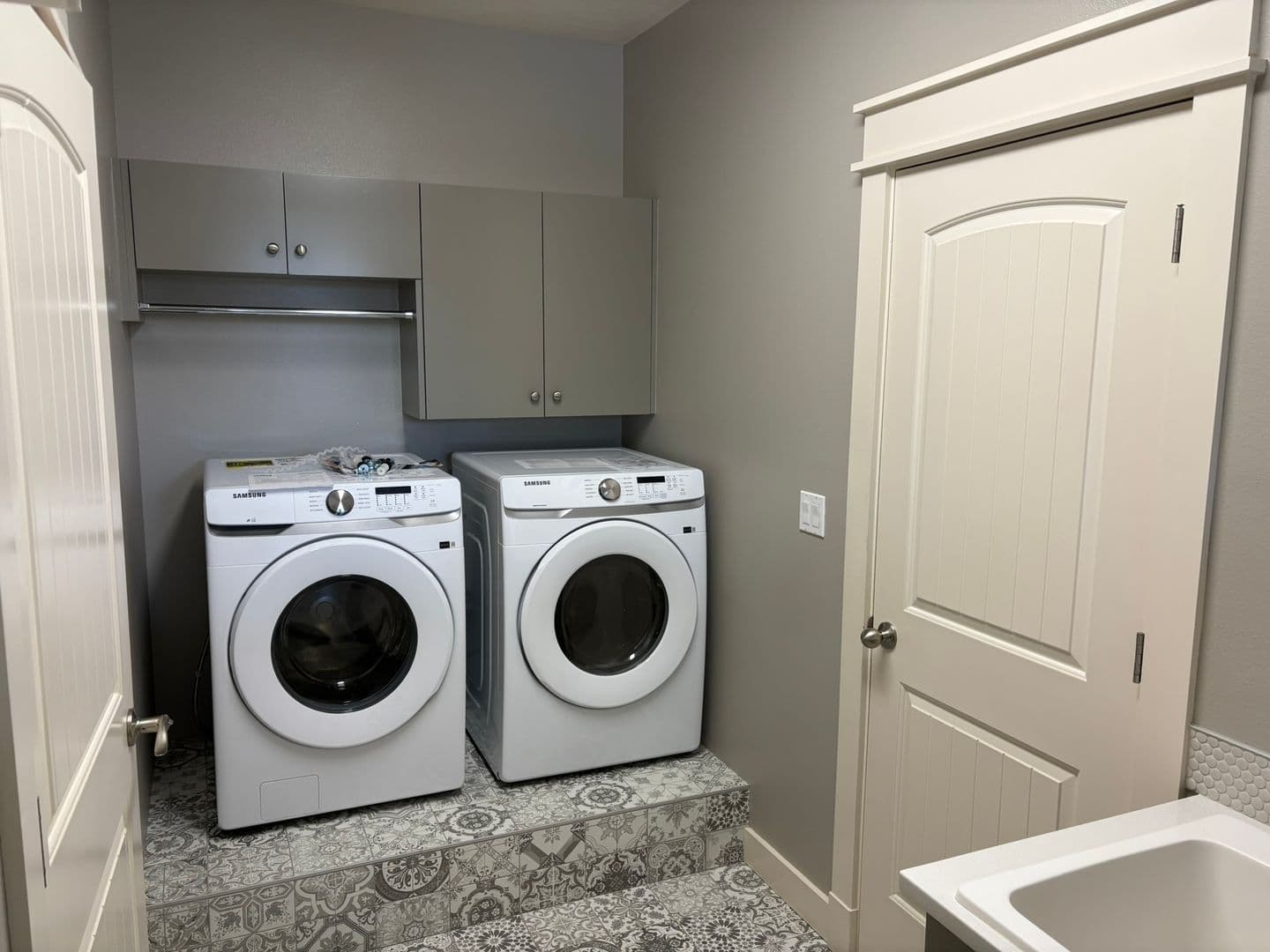 Meridian House: 475 S. Thornwood way