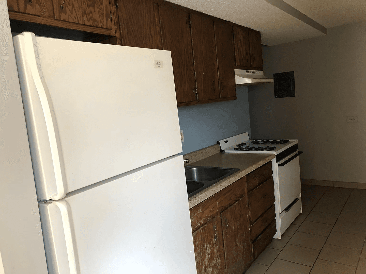 Elgin Apartment: 1596 Mark Avenue