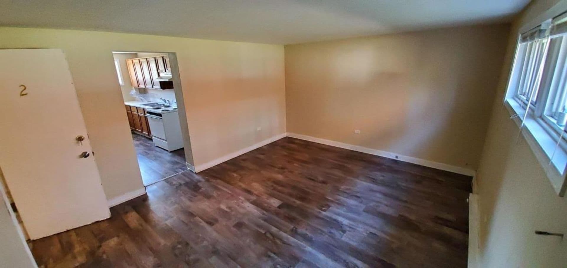 Winthrop Harbor Apartment: 608 Sheridan Rd