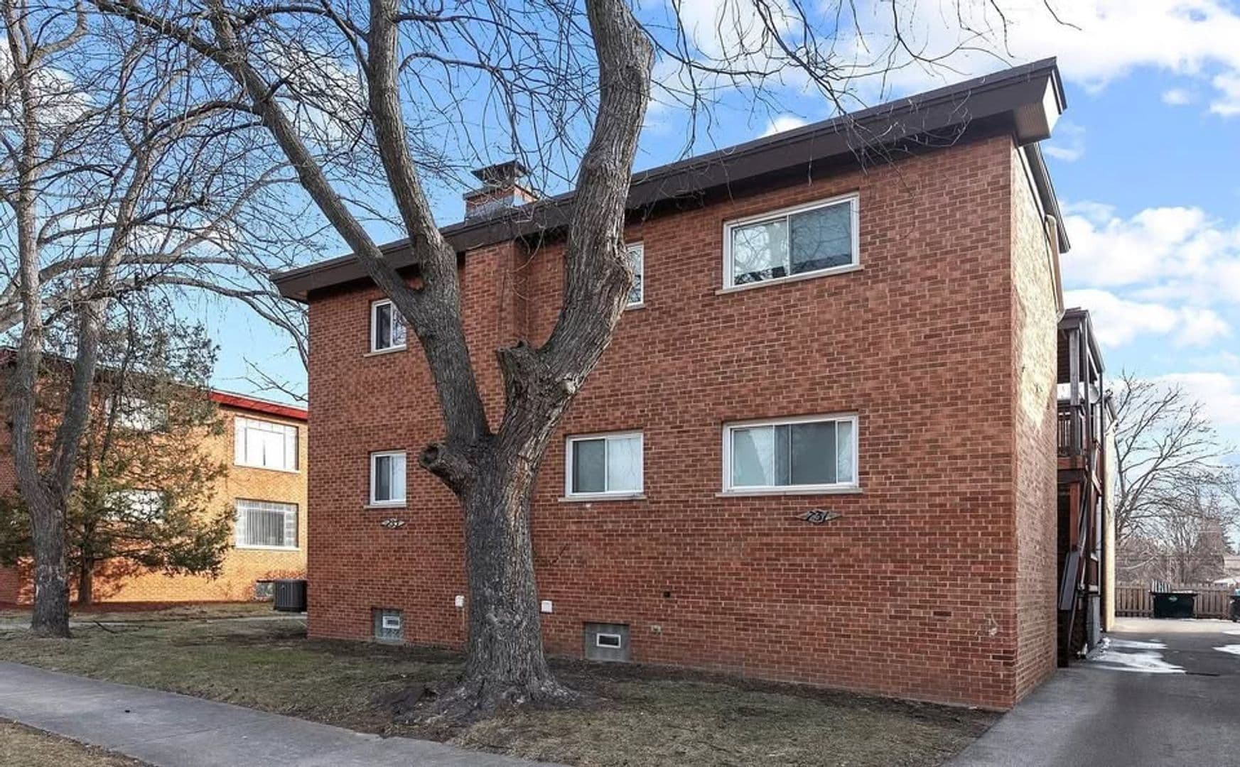 Waukegan Apartment: 722 - 731 Linden & Walnut