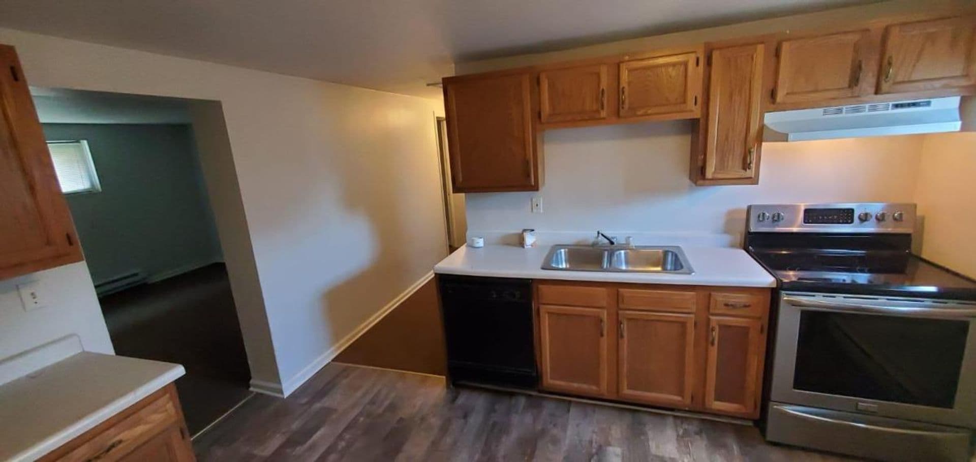 Winthrop Harbor Apartment: 608 Sheridan Rd