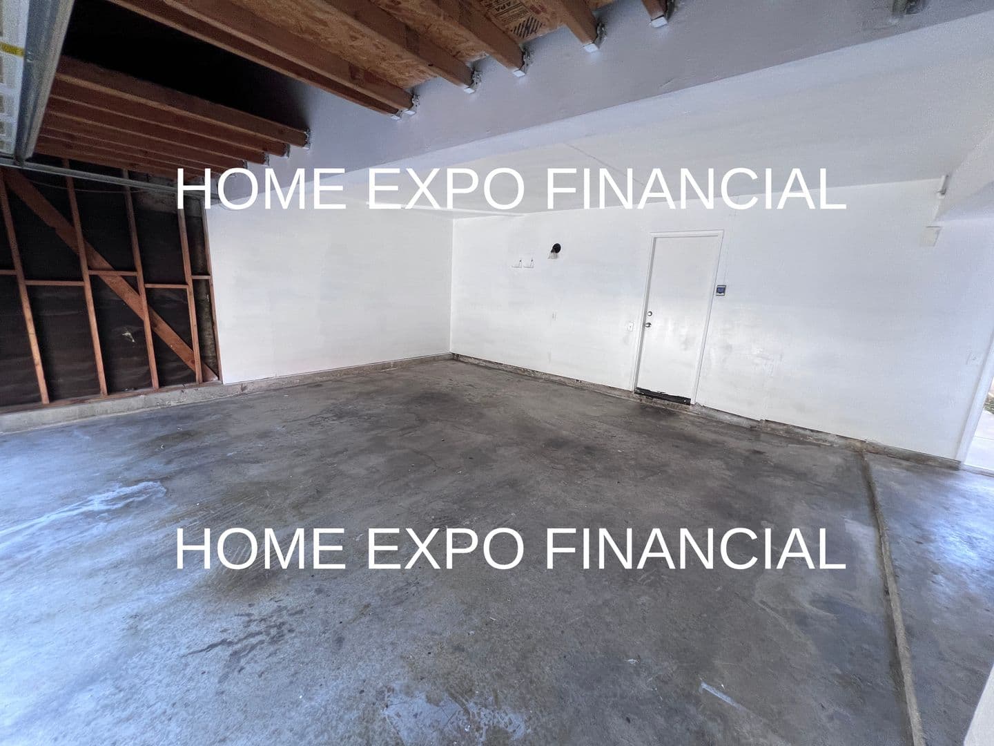 Corona House: 186 Breezewood Rd