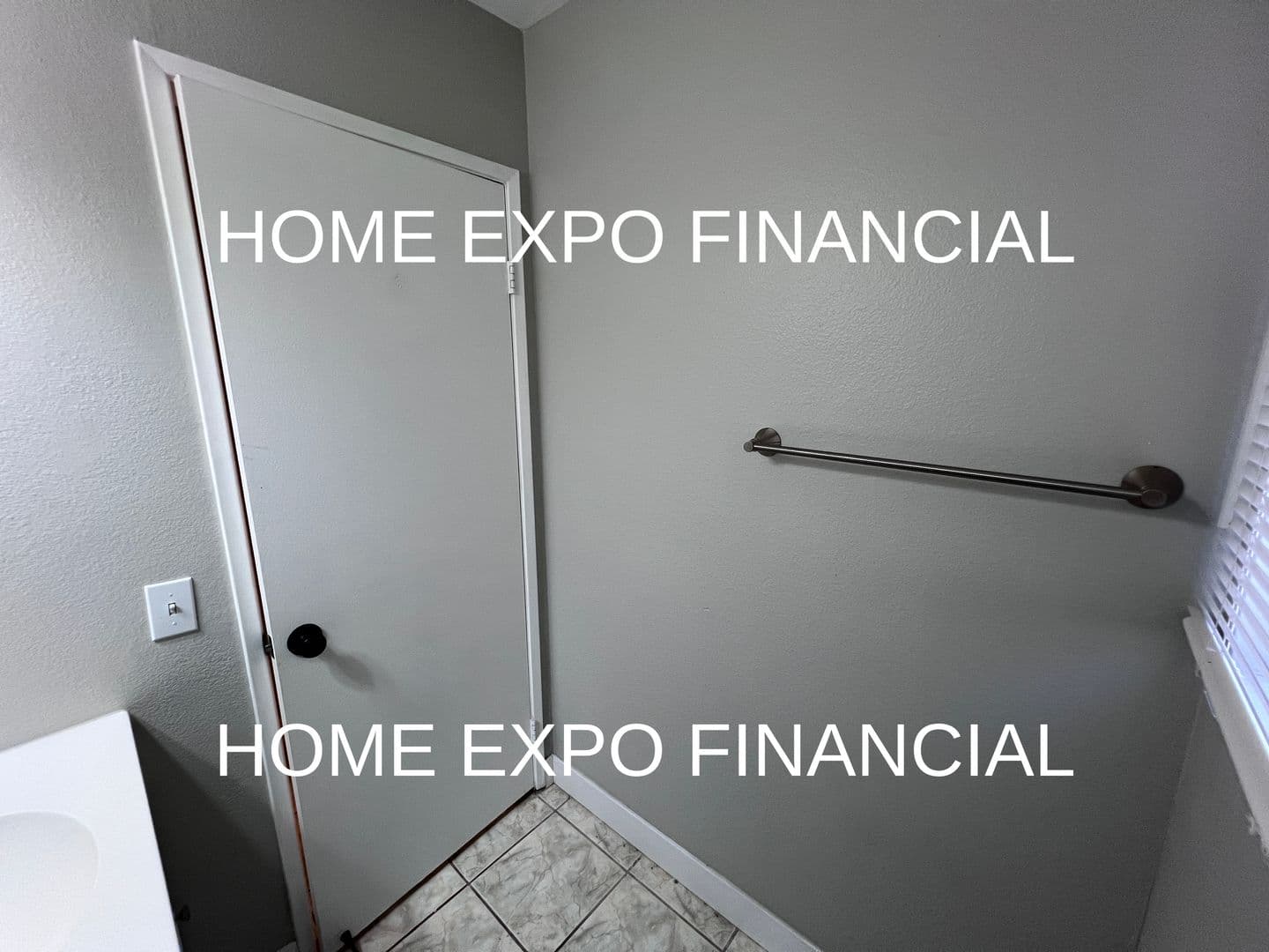 Corona House: 186 Breezewood Rd