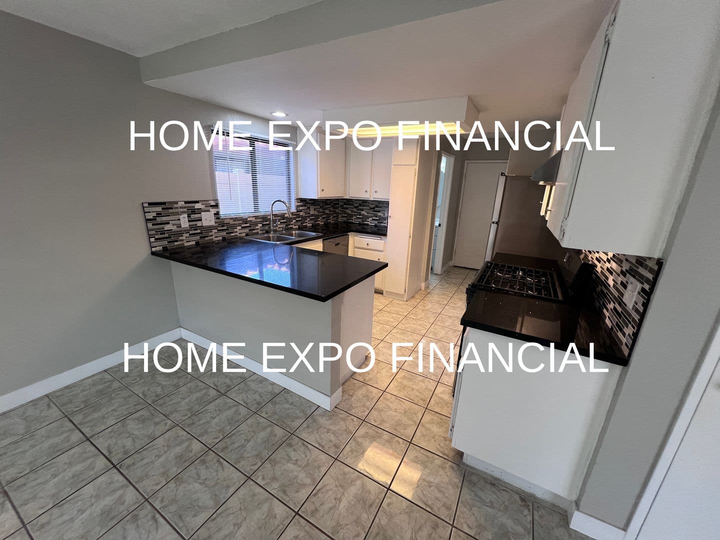 Corona House: 186 Breezewood Rd