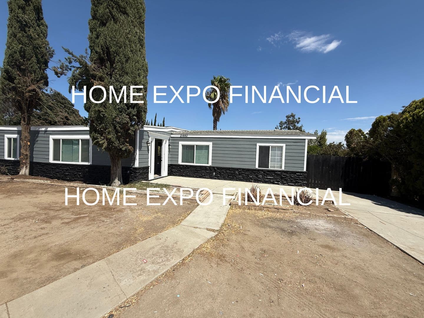 Perris House: 21660 Oak St.