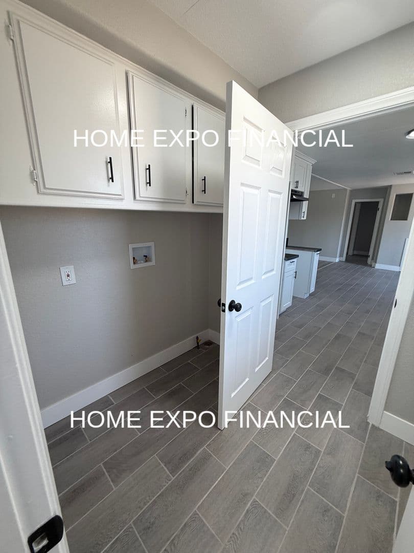 Perris House: 21660 Oak St.