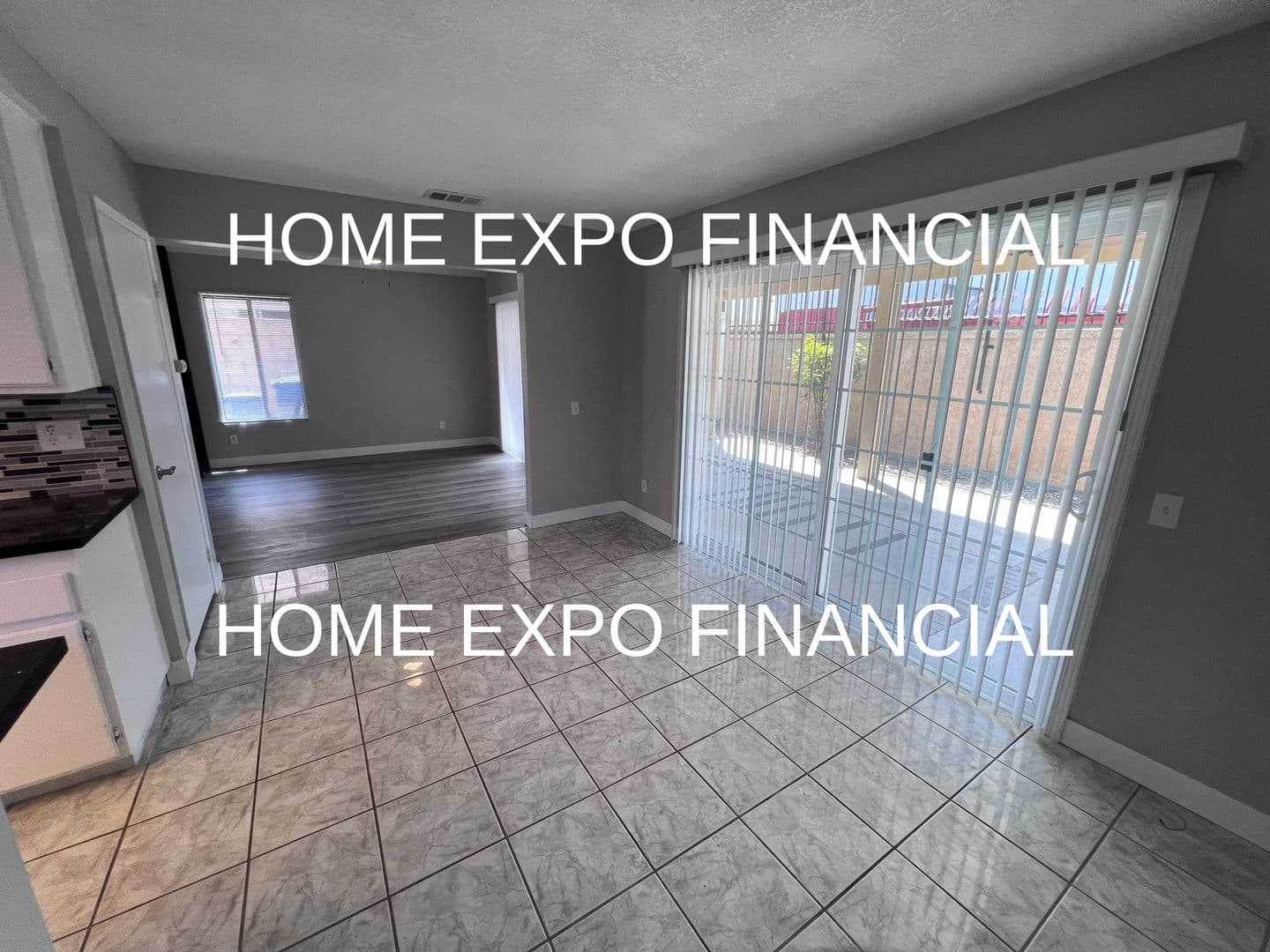 Corona House: 186 Breezewood Rd