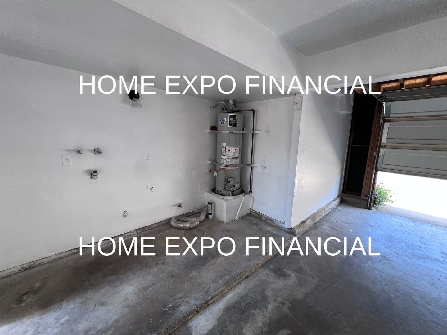 Corona House: 186 Breezewood Rd