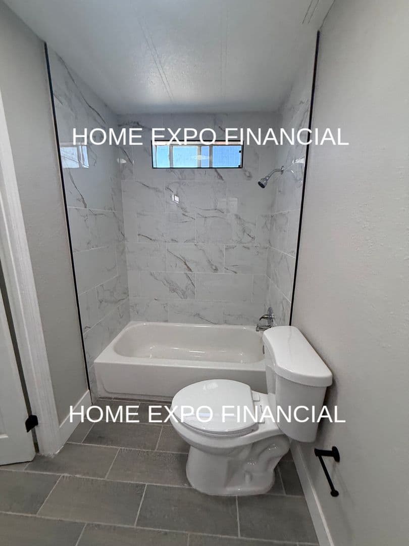 Perris House: 21660 Oak St.