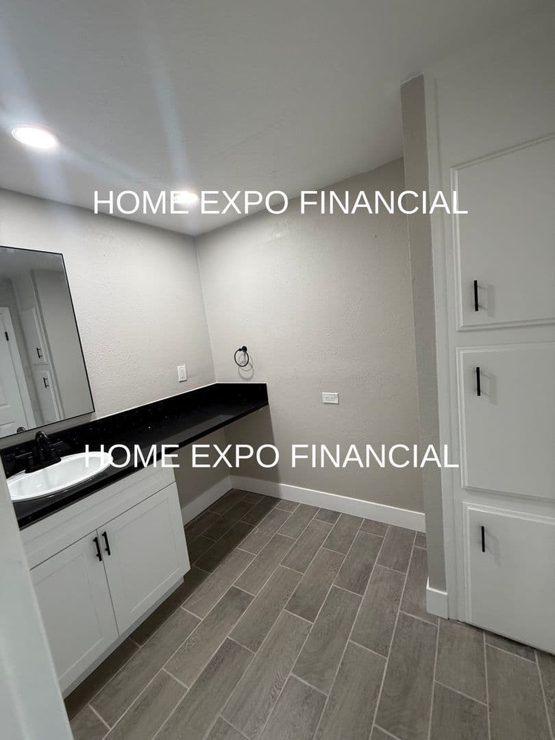 Perris House: 21660 Oak St.