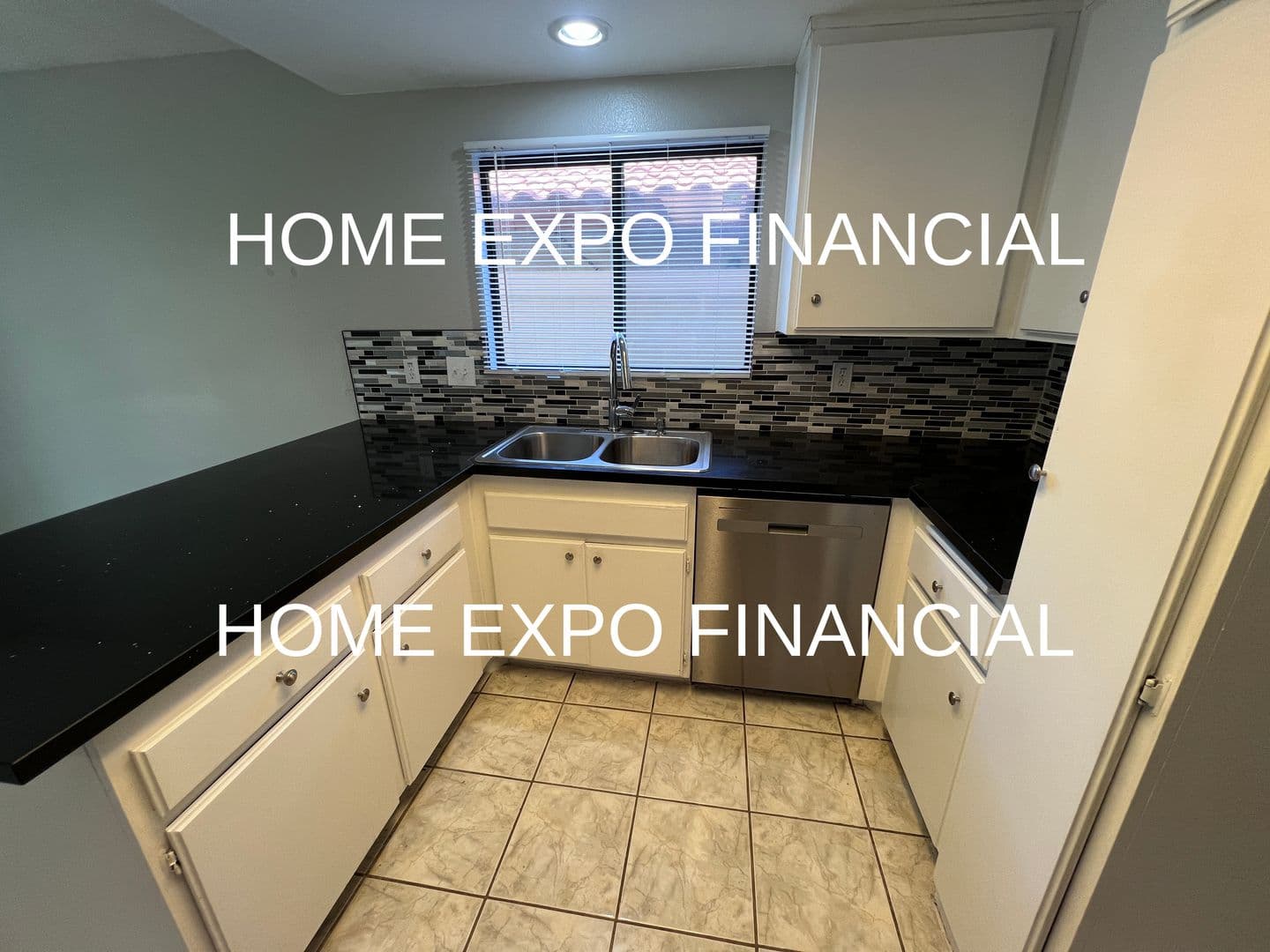 Corona House: 186 Breezewood Rd